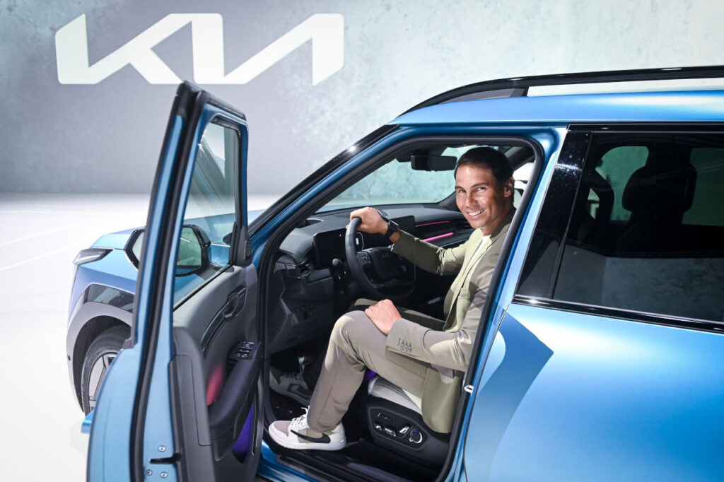 Rafa Nadal está impaciente por conducir su nuevo Kia EV9 eléctrico