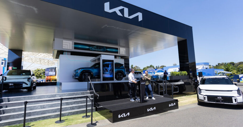 Kia ha electrificado por completo el Open de Australia 2025