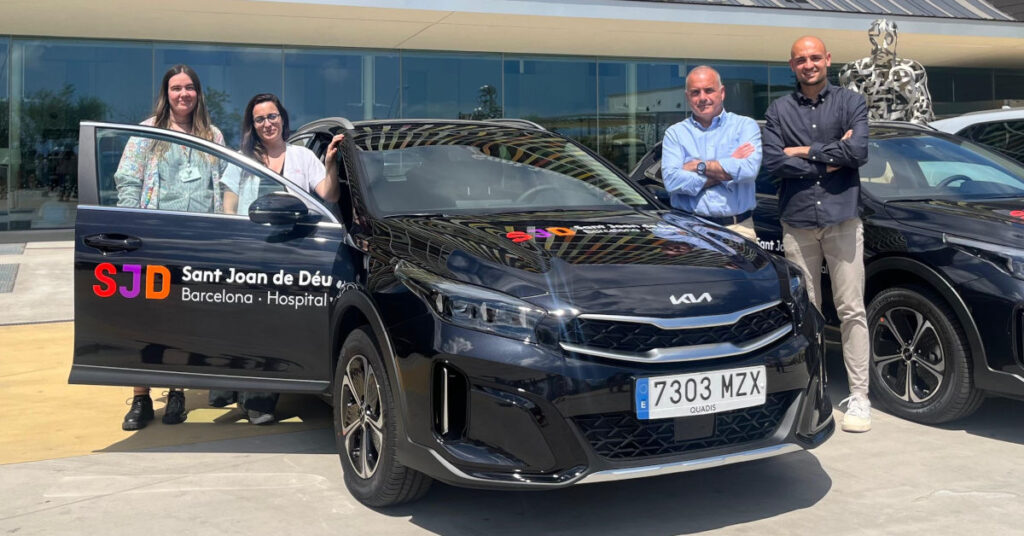 QUADIS ARmotors entrega dos nuevos Kia XCeed PHEV para reforzar la atención a domicilio del Hospital Sant Joan de Déu